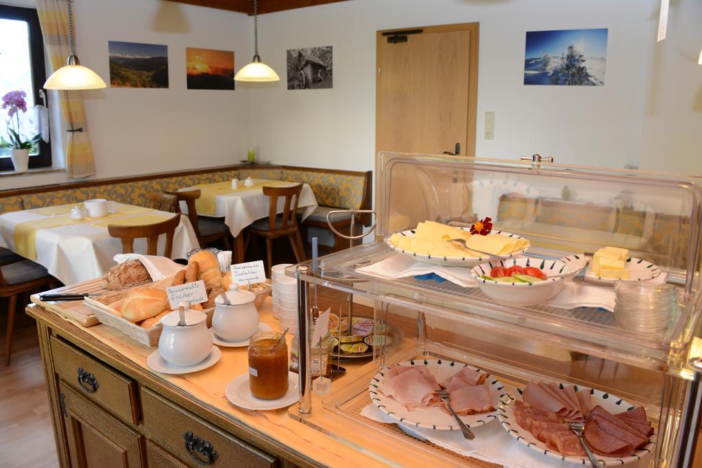Haus Miriam Hotel Sankt Lorenzen ob Murau Bilik gambar