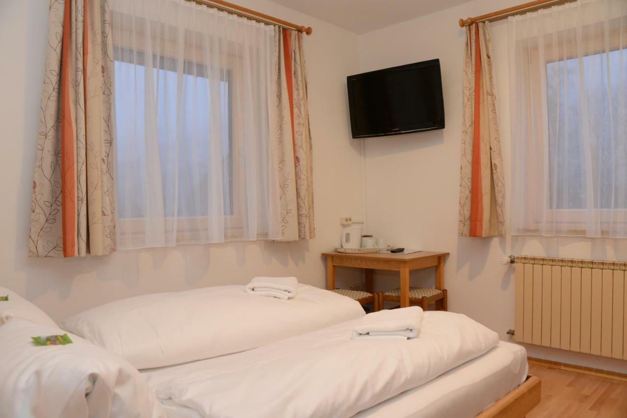 Haus Miriam Hotel Sankt Lorenzen ob Murau Luaran gambar